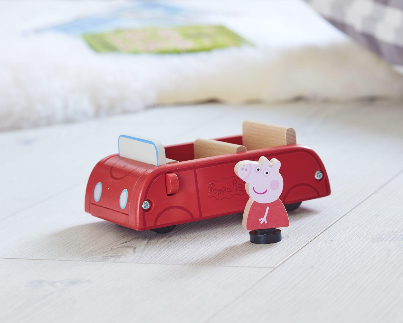 Peppa pig - la voiture familiale rouge, figurines